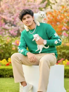 A Youthful Gaze in Green, Gold, and Whiskers,Cute Cates